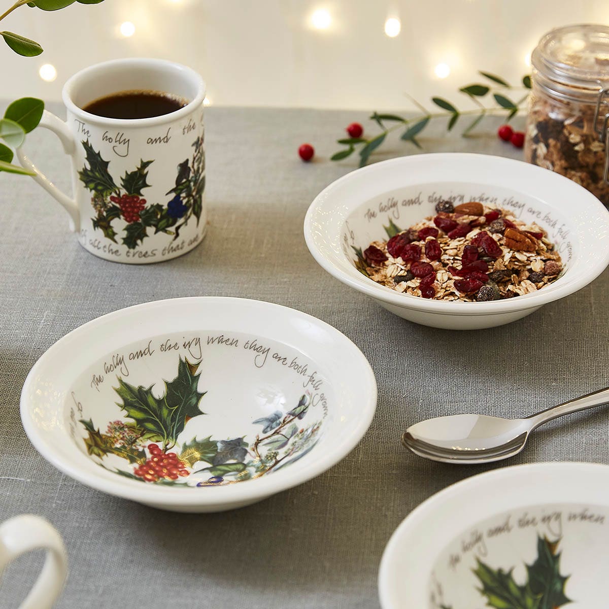 The Holly and the Ivy Set of 6 Cereal Bowls