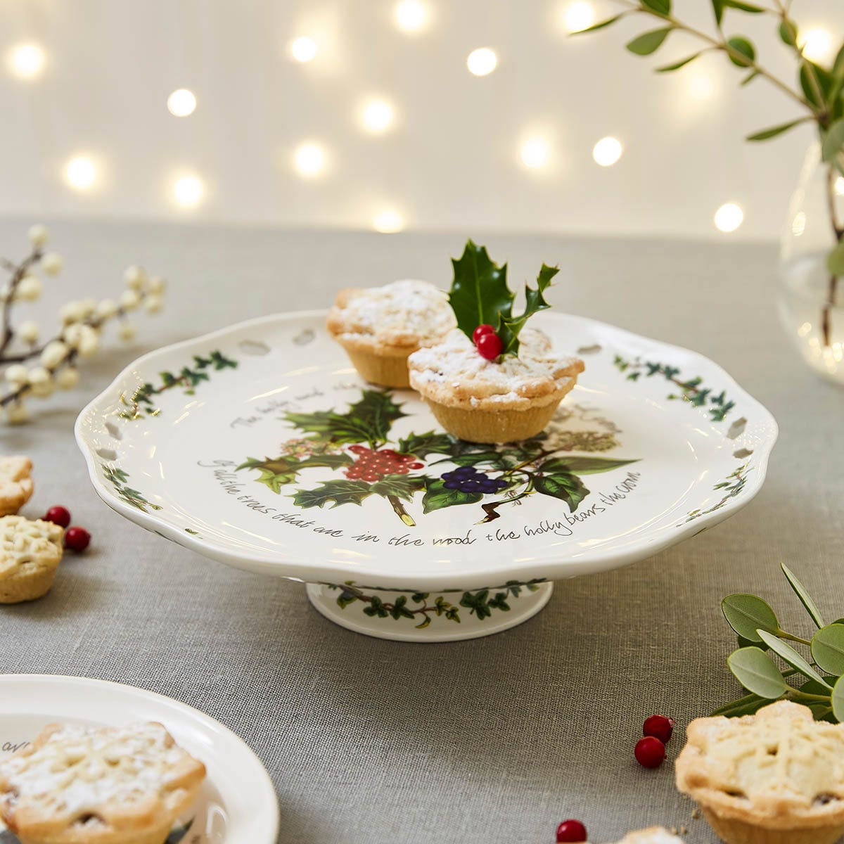 The Holly and the Ivy Cake Plate