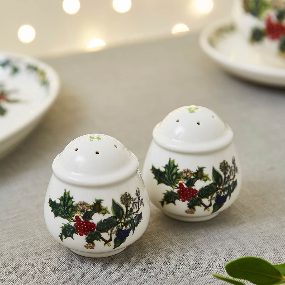 The Holly and the Ivy Salt & Pepper Set