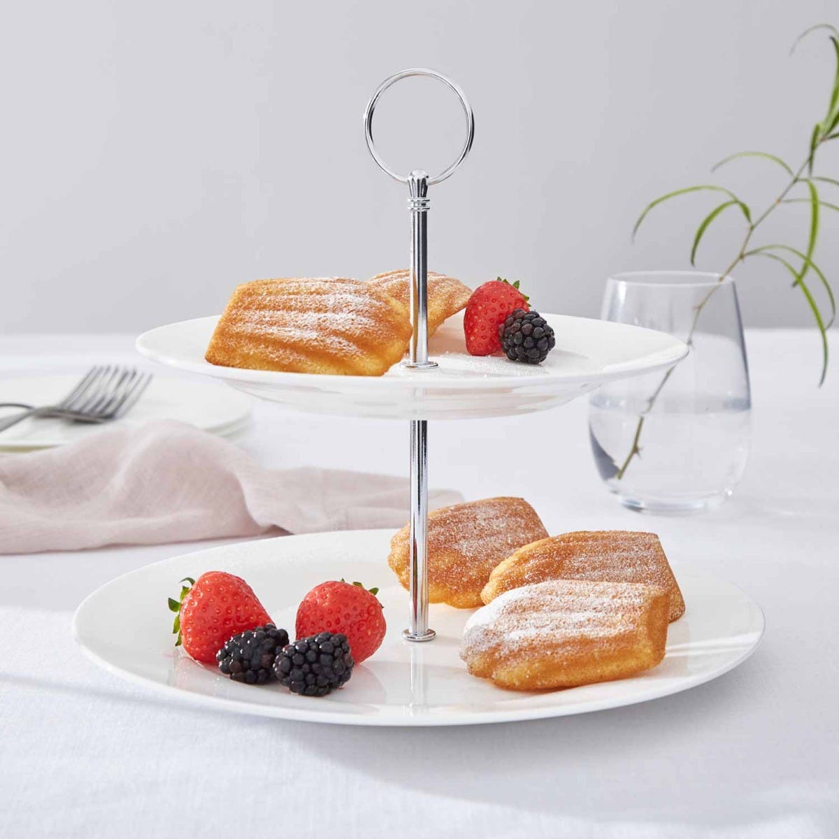 Serendipity 2-Tier Cake Stand