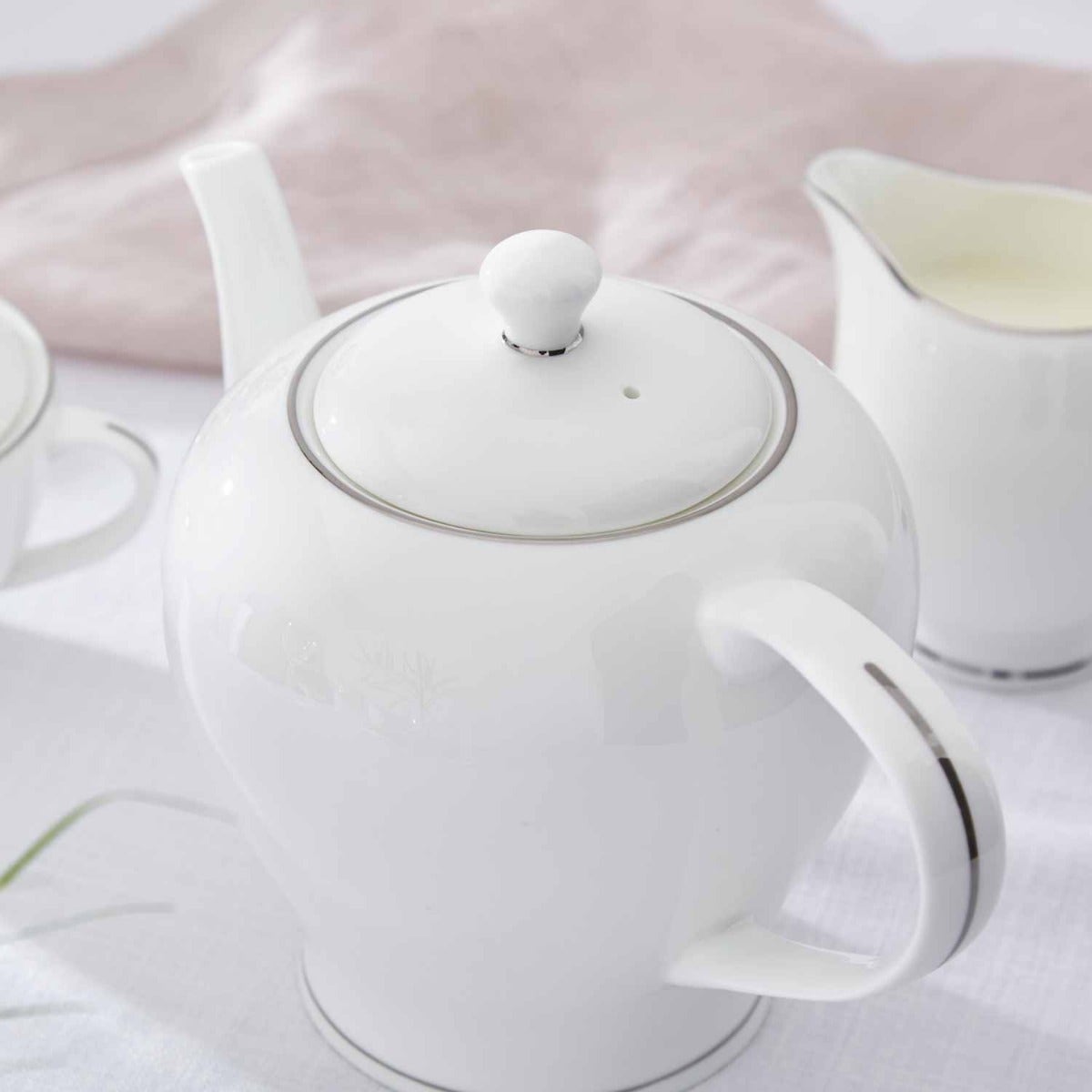 Serendipity Platinum Teapot