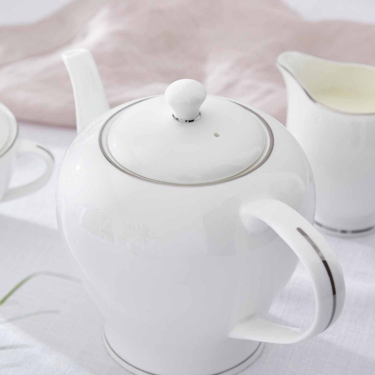 Serendipity Platinum Teapot