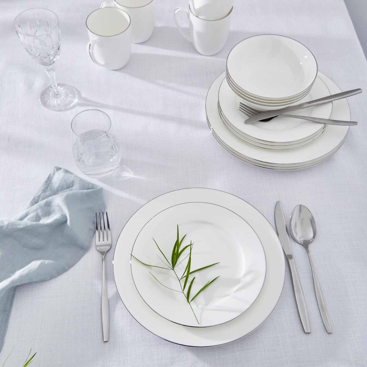 Serendipity Platinum 16 Piece Dinner Set