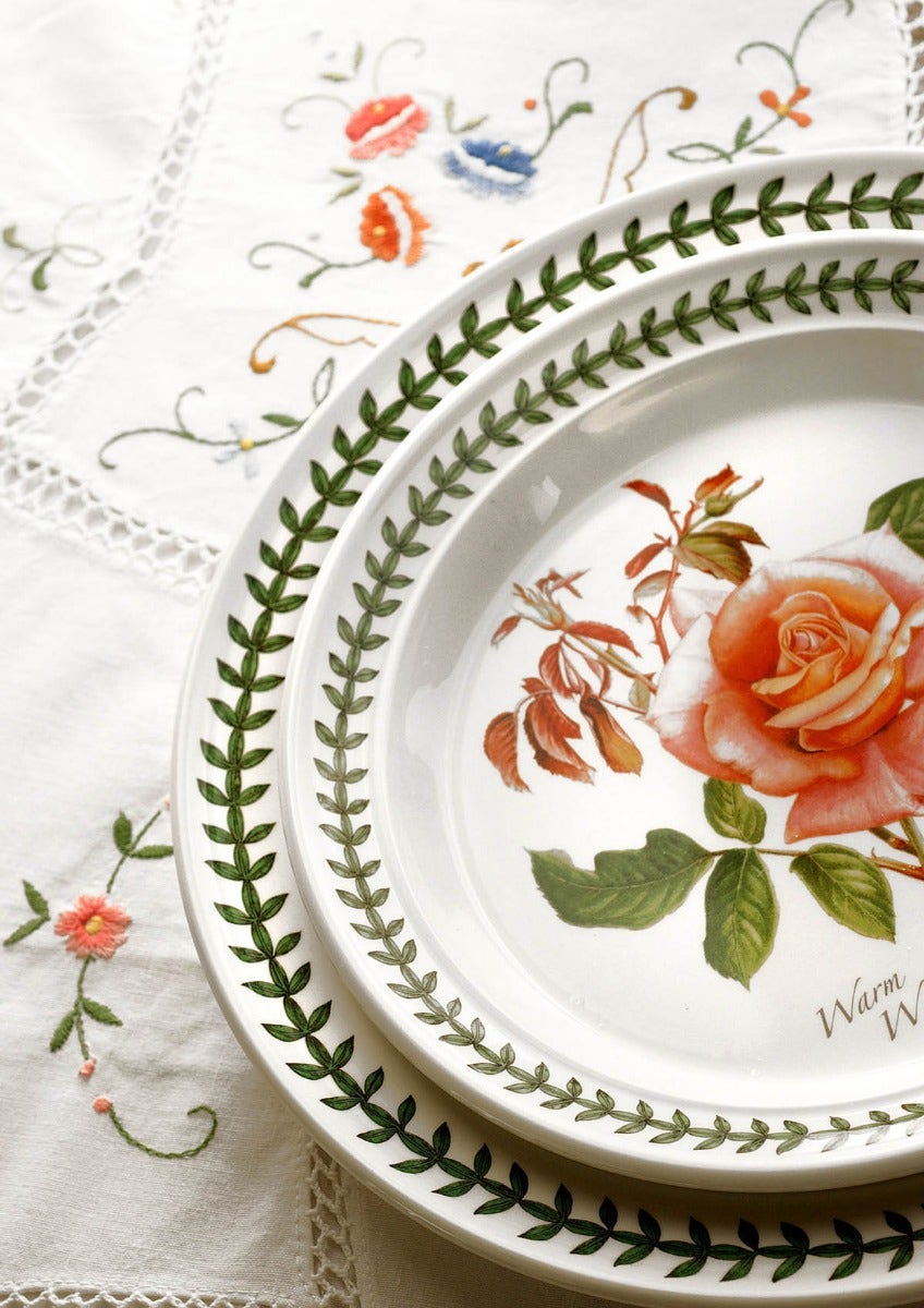 Botanic Roses 18 Piece Dinner Set