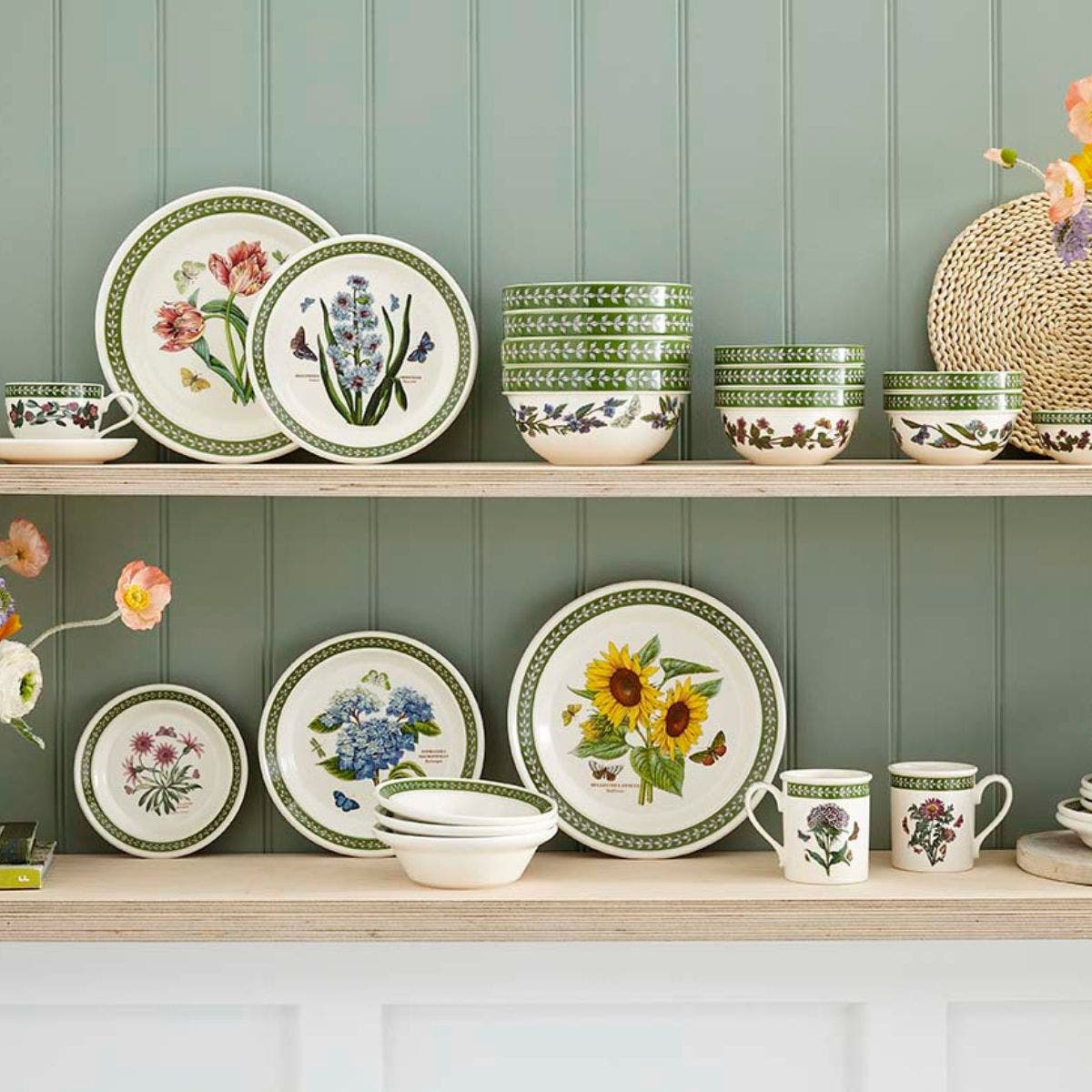 Botanic Garden Etchings Dinner Plate, African Lily