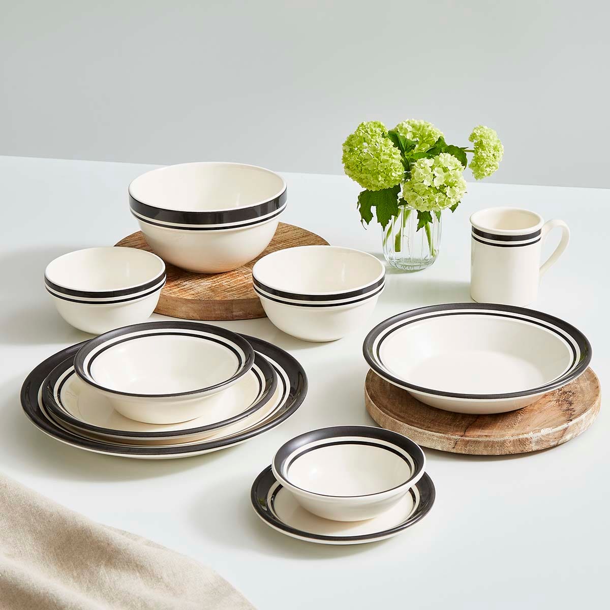 Potter's Stripe Set of 4, 5.5 Inch Stacking Bowls, Black