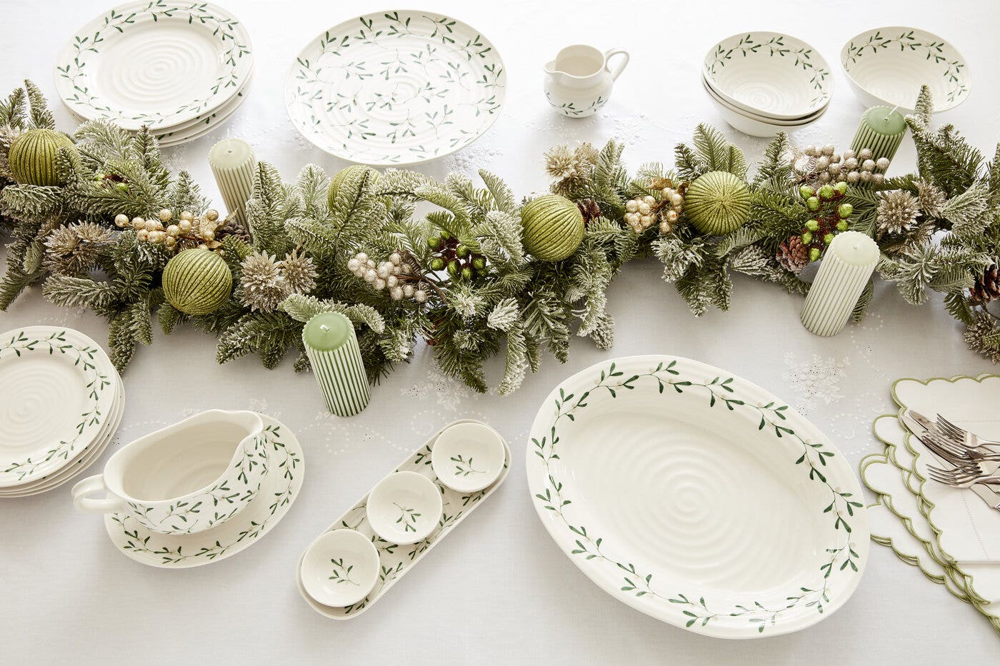 Sophie Conran 4 Mistletoe Dinner Plates