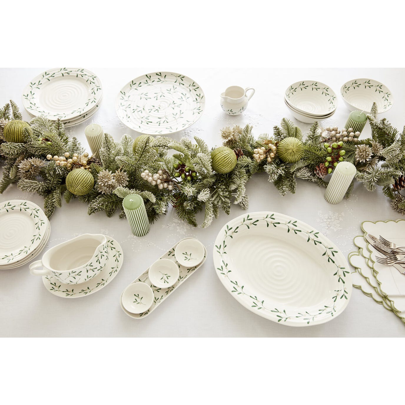 Sophie Conran 4 Mistletoe Dinner Plates