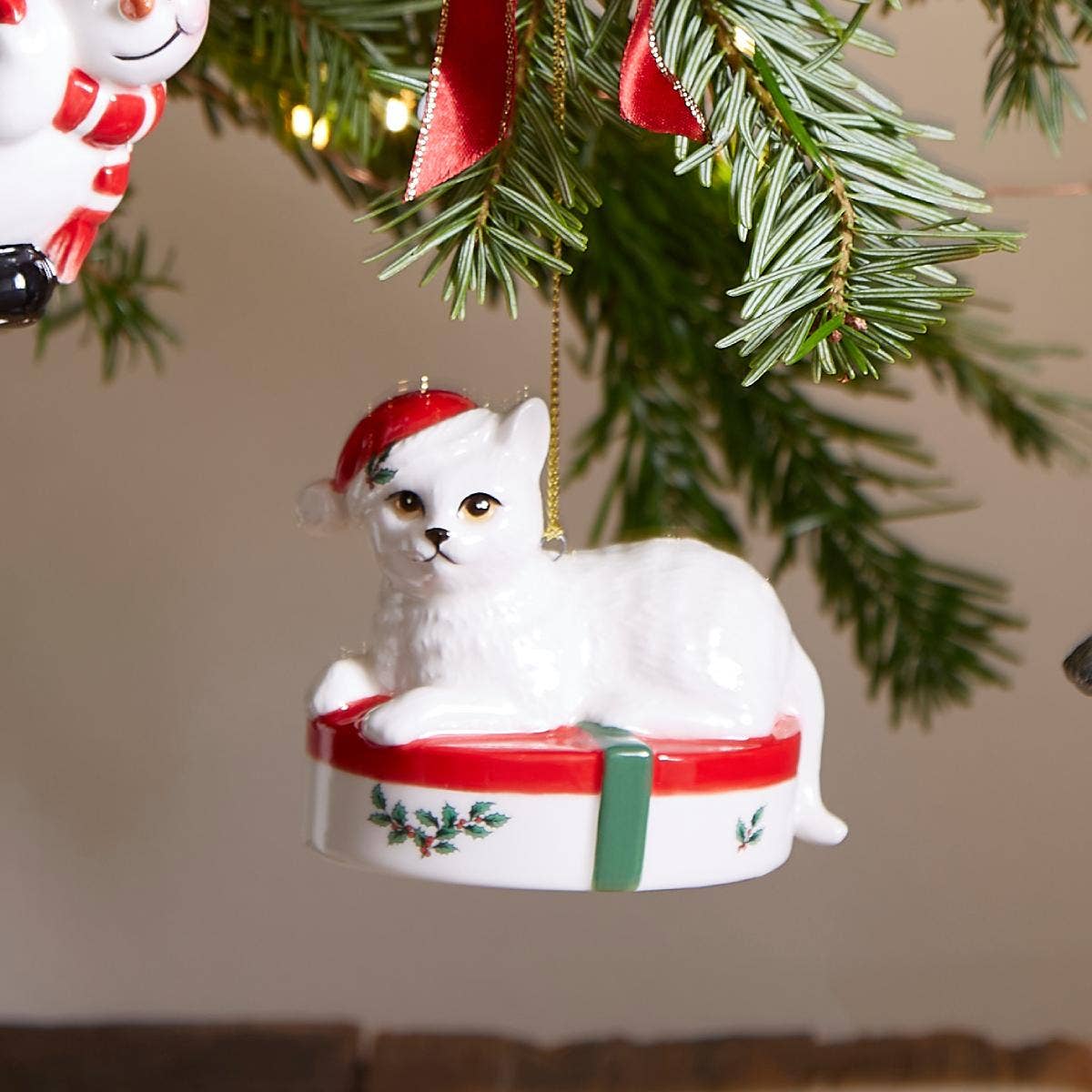 Christmas Tree  Kitten with Giftbox Ornament